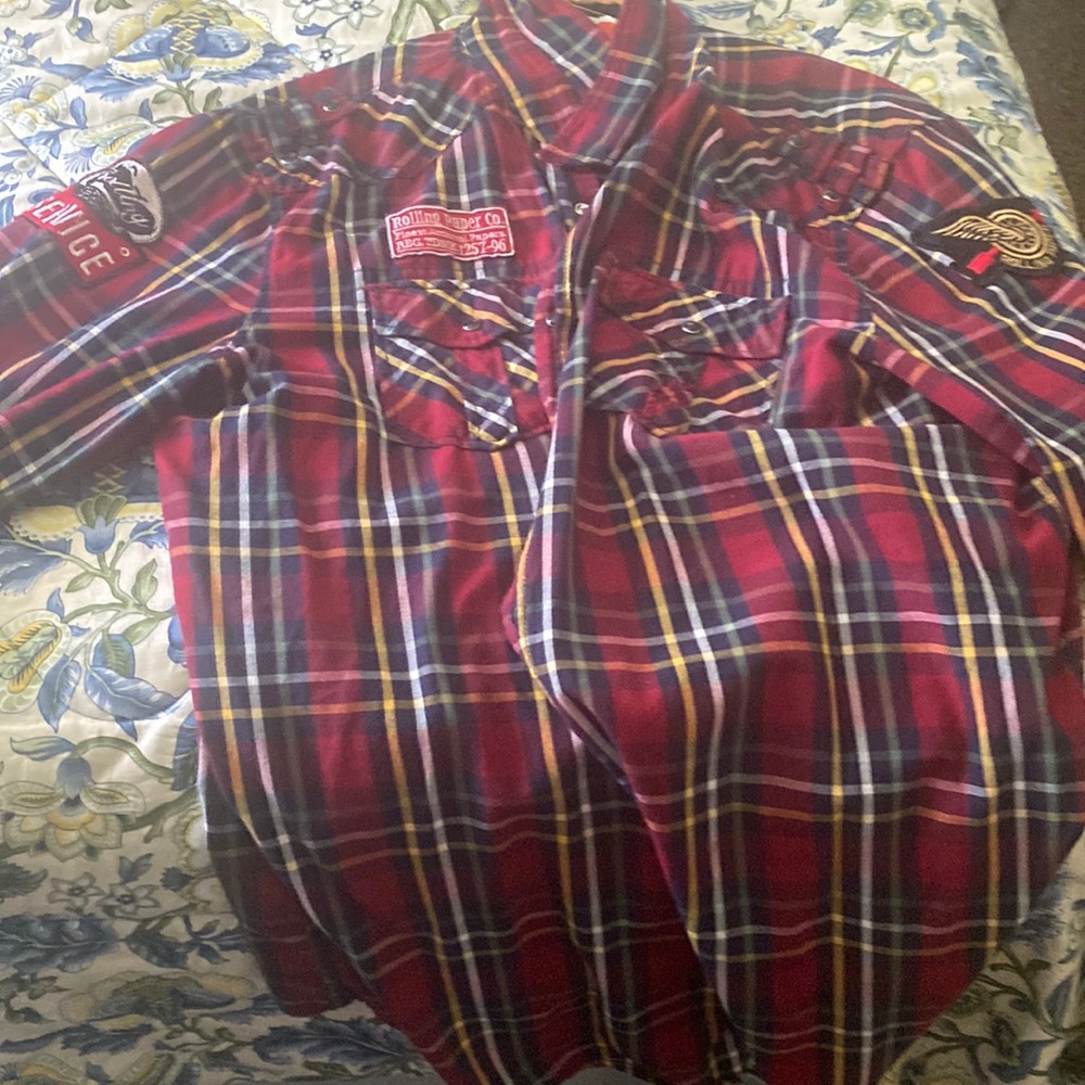 Rolling papers button down